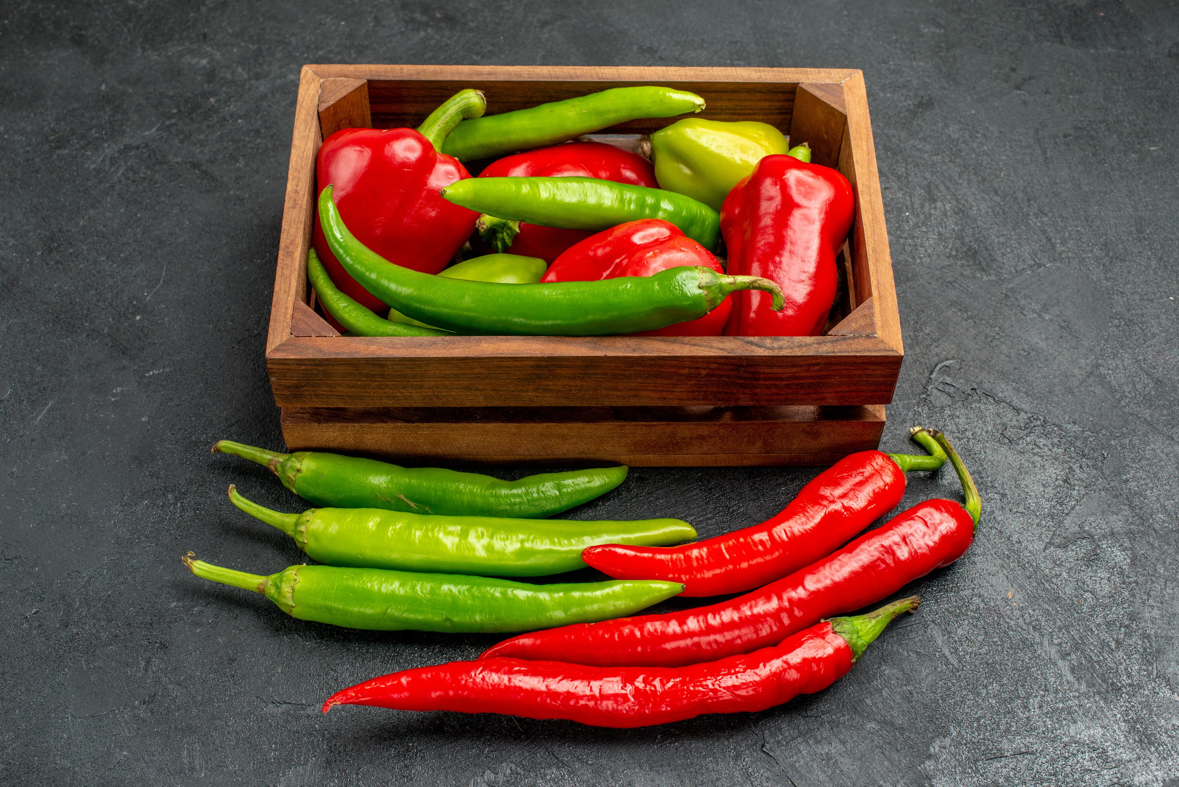 Chilli (Green, Red – Byadgi, Guntur, Kashmiri)